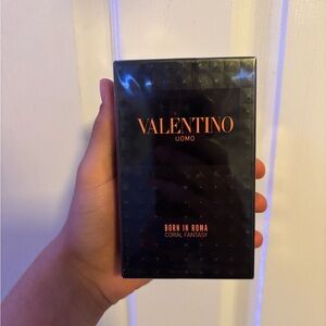 Valentino born in Roma  Coral Fantasy Fragrance
